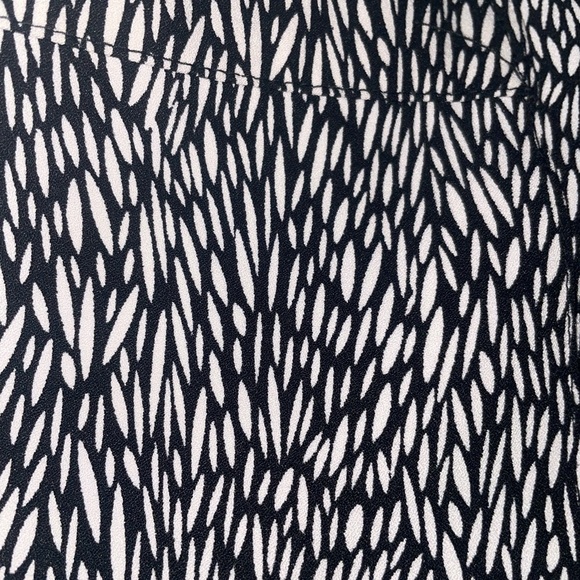 New York & Company Monochrome Patterned shorts jumpsuit - Picture 3 of 8